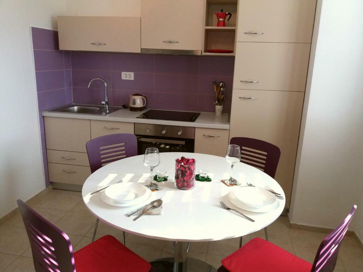 Apartments Mestrovic Lopar Ngoại thất bức ảnh