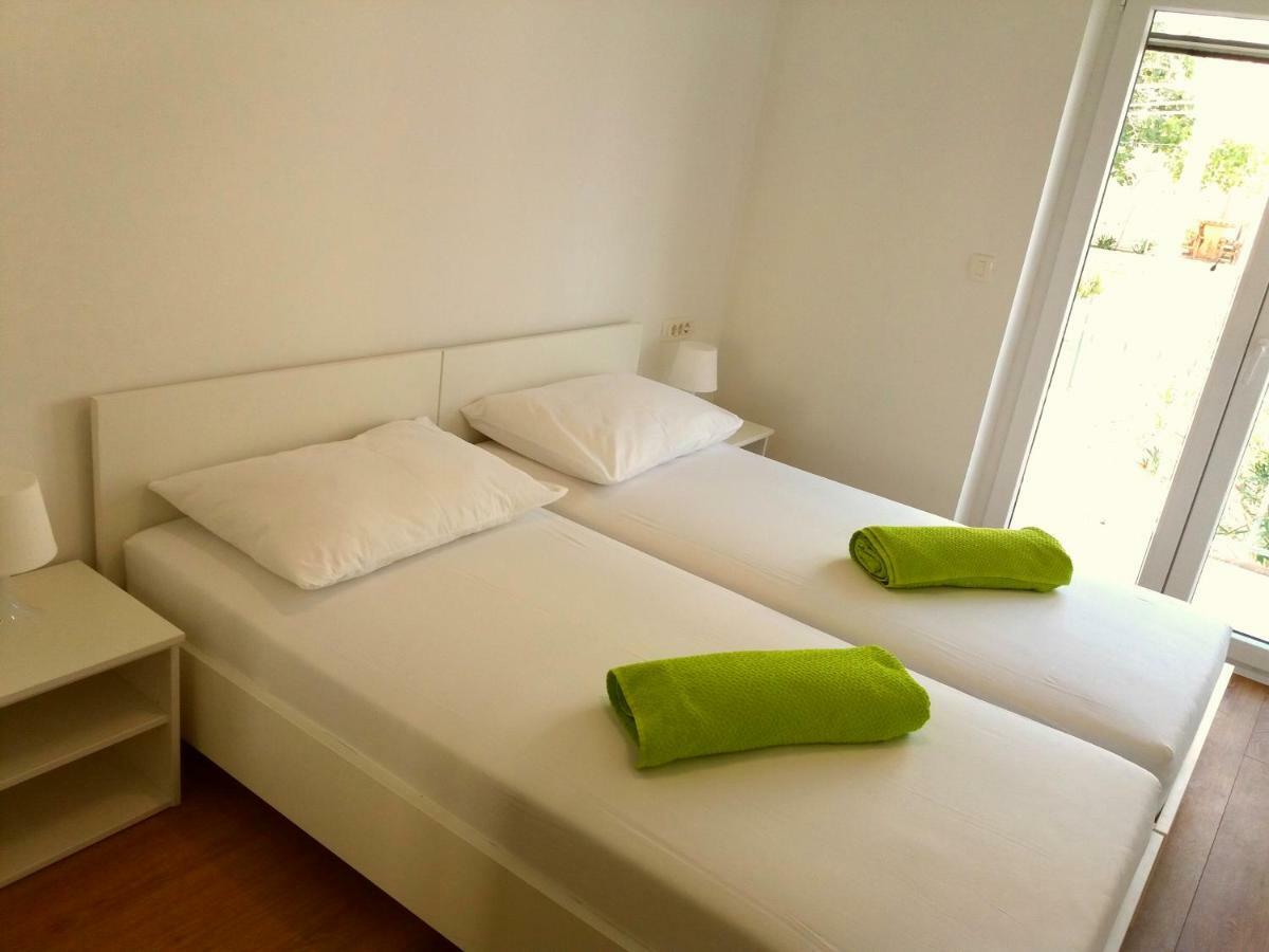 Apartments Mestrovic Lopar Ngoại thất bức ảnh