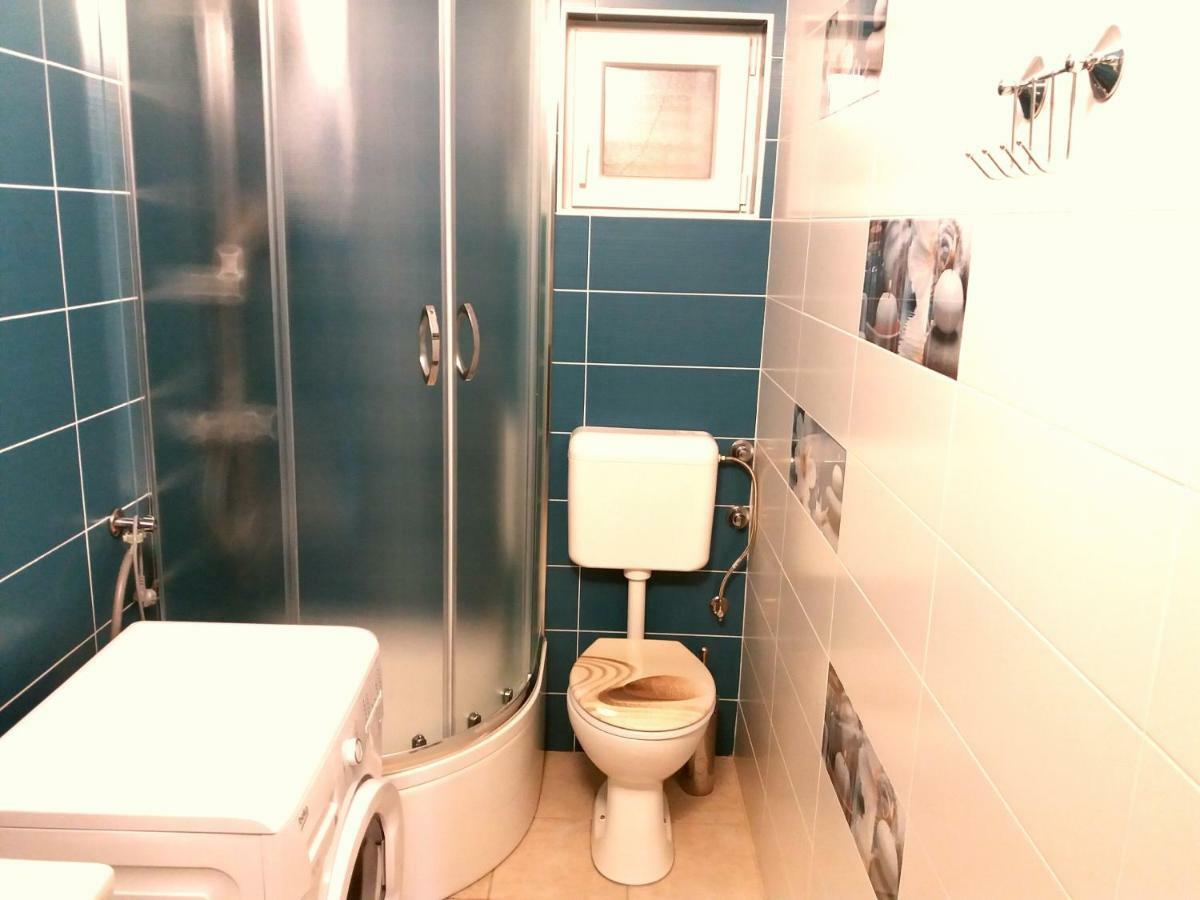Apartments Mestrovic Lopar Ngoại thất bức ảnh