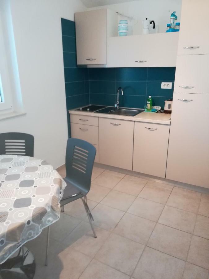 Apartments Mestrovic Lopar Ngoại thất bức ảnh